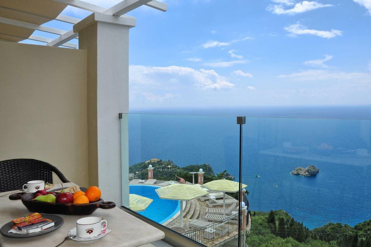 Golden Fox Studios And Suites Lakones Экстерьер фото